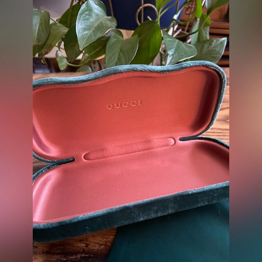 Gucci - Picture 2 of 4